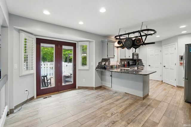 6326 Treasure Cove, Fort Wayne, IN 46835