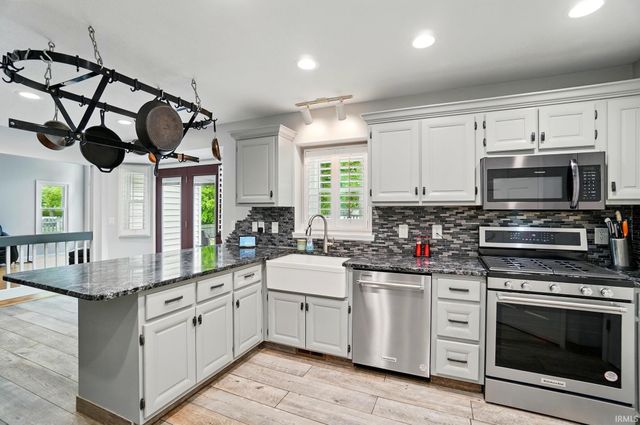 6326 Treasure Cove, Fort Wayne, IN 46835