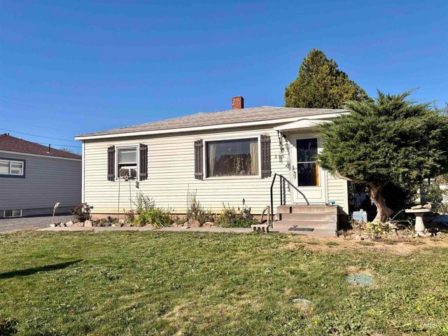 253 Blue Lakes Boulevard, Twin Falls, ID 83301 property photo