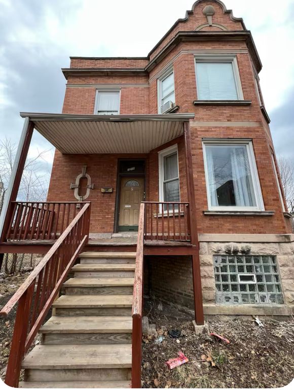 1813 S Central Park Avenue, Chicago, IL 60623