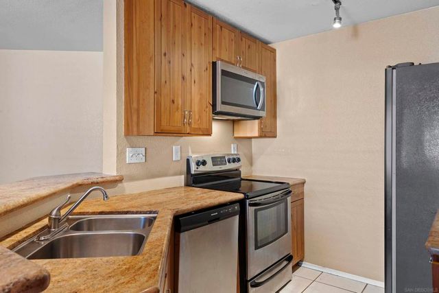 9785 Mesa Springs Way 74, San Diego, CA 92126