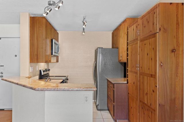 9785 Mesa Springs Way 74, San Diego, CA 92126