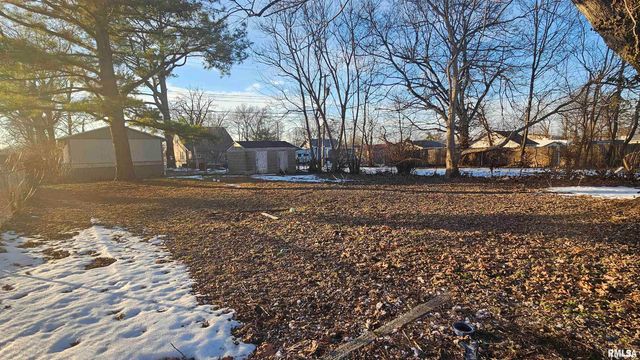 1013 S 13TH Street, Herrin, IL 62948