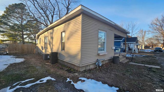 1013 S 13TH Street, Herrin, IL 62948