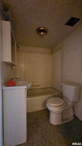 1013 S 13TH Street, Herrin, IL 62948