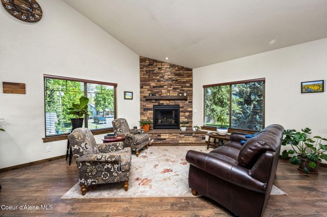 1997 E AVONDALE LN, Hayden, ID 83835