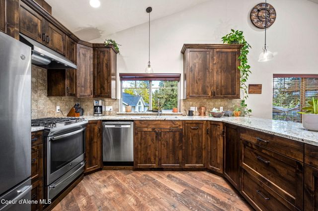 1997 E AVONDALE LN, Hayden, ID 83835