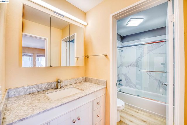 3815 Harrison St, Oakland, CA 94611