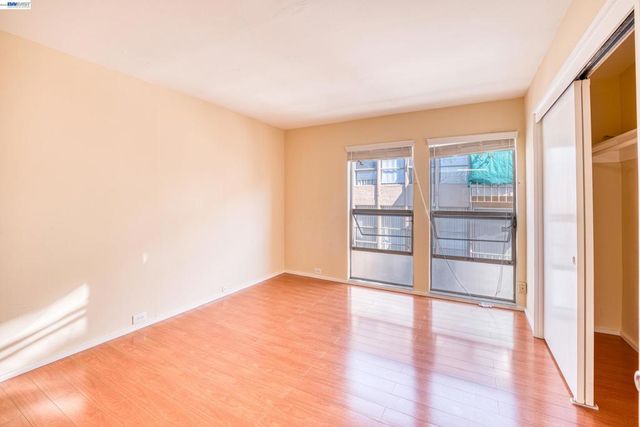 3815 Harrison St, Oakland, CA 94611