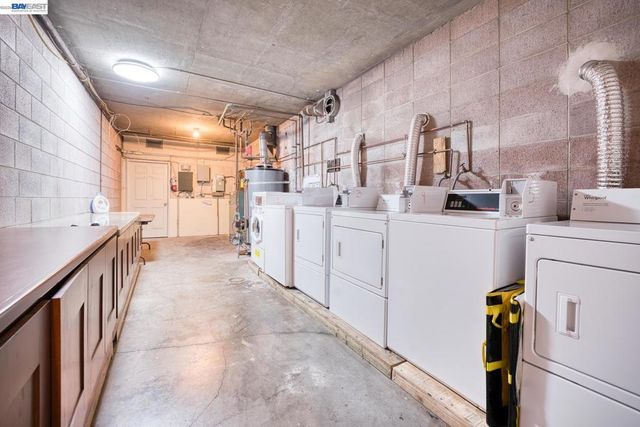 3815 Harrison St, Oakland, CA 94611