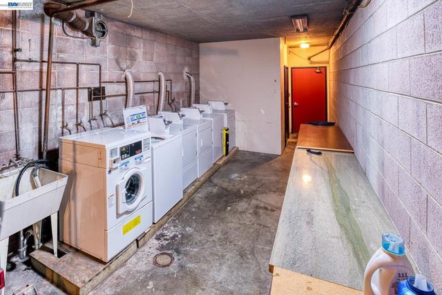 3815 Harrison St, Oakland, CA 94611