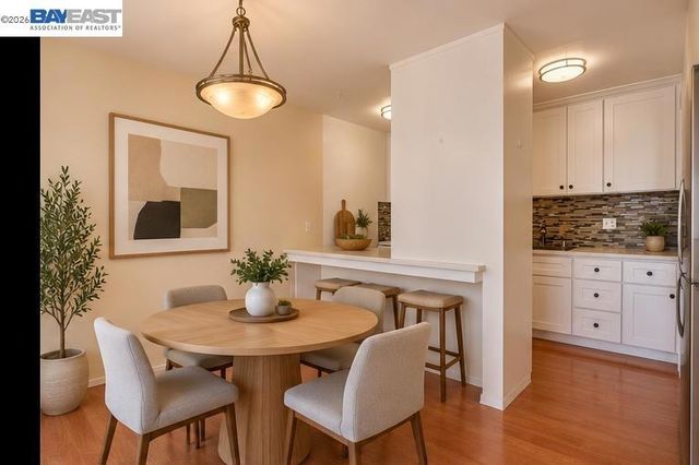 3815 Harrison St, Oakland, CA 94611