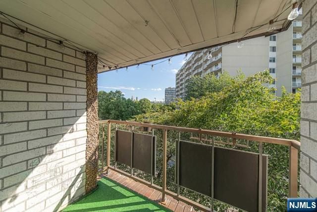 1111 River Road E20, Edgewater, NJ 07020