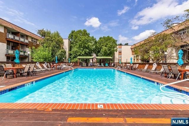 1111 River Road E20, Edgewater, NJ 07020