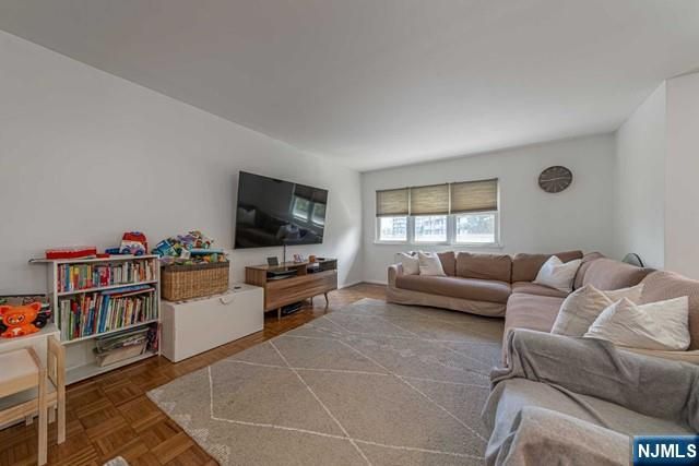 1111 River Road E20, Edgewater, NJ 07020