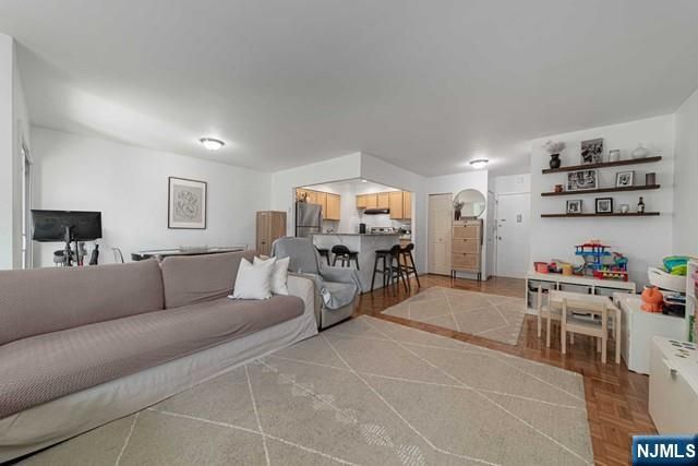 1111 River Road E20, Edgewater, NJ 07020