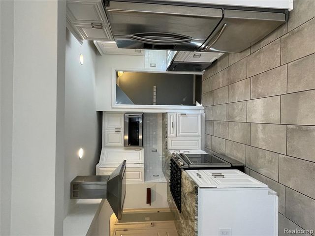 1325 Cherokee Avenue, Royal Oak, MI 48067