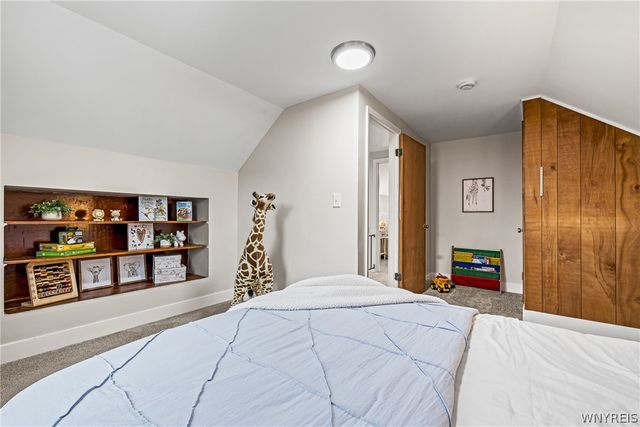 123 Columbia Parkway, West Seneca, NY 14224