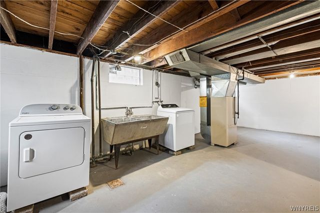 123 Columbia Parkway, West Seneca, NY 14224