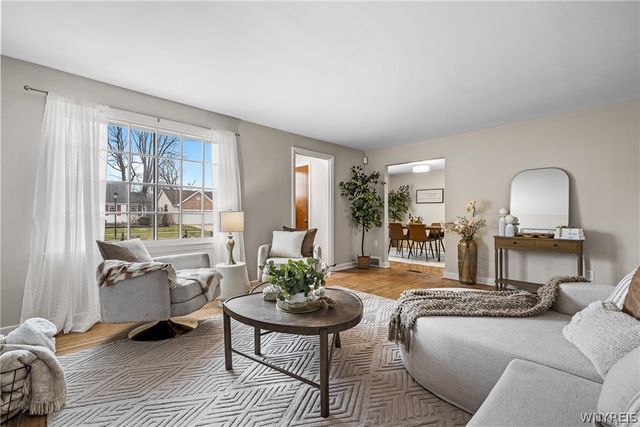 123 Columbia Parkway, West Seneca, NY 14224