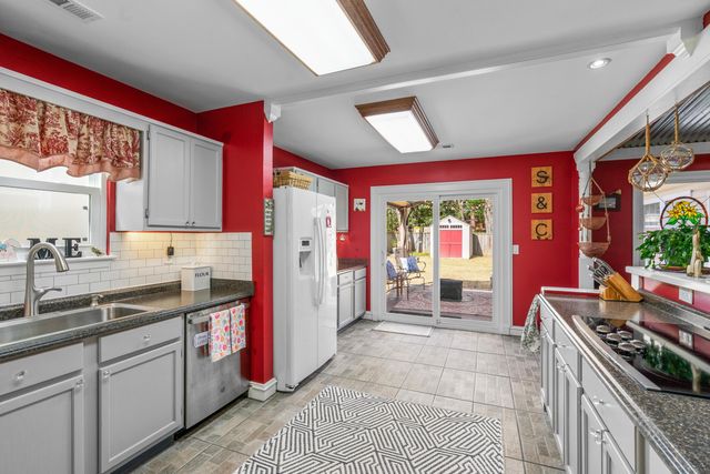 111 Canaberry Circle, Summerville, SC 29483