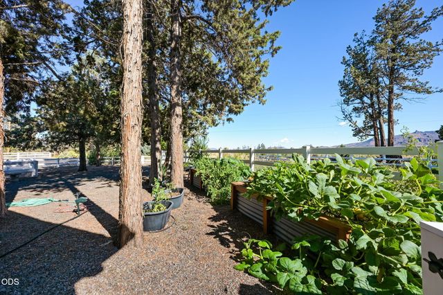9516 13th Street, Terrebonne, OR 97760