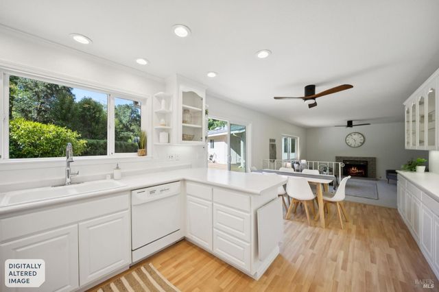 14 Angelica Ct, Novato, CA 94947