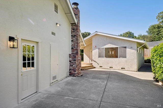 14 Angelica Ct, Novato, CA 94947