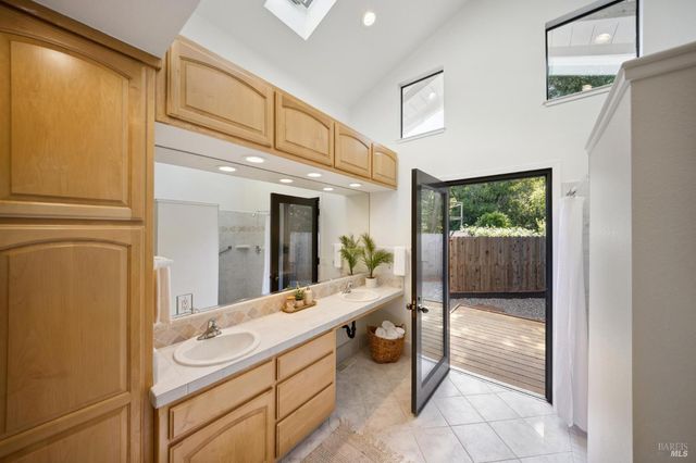 14 Angelica Ct, Novato, CA 94947