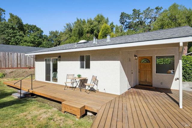 14 Angelica Ct, Novato, CA 94947