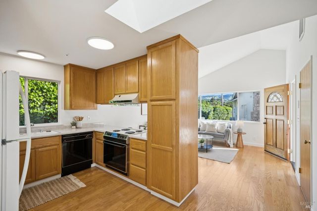 14 Angelica Ct, Novato, CA 94947