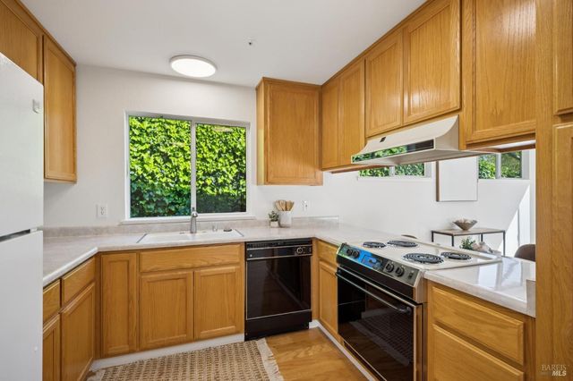 14 Angelica Ct, Novato, CA 94947