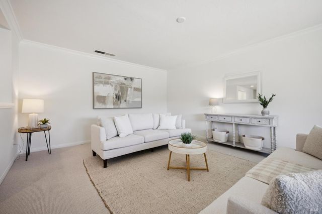 14 Angelica Ct, Novato, CA 94947