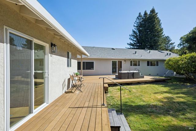 14 Angelica Ct, Novato, CA 94947