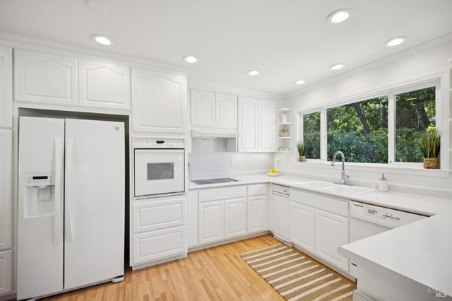 14 Angelica Ct, Novato, CA 94947