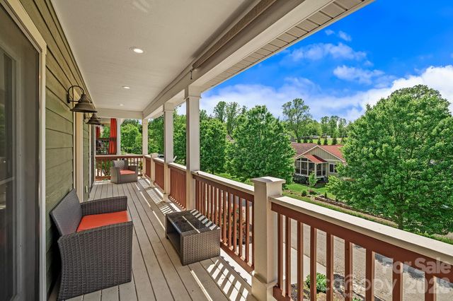20 Greenwood Fields Drive, Asheville, NC 28804