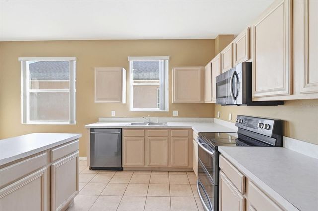 2104 MALLARD CREEK CIRCLE, Kissimmee, FL 34743