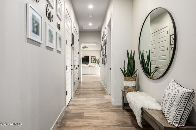 25583 W MADRE DEL ORO Drive, Wittmann, AZ 85361