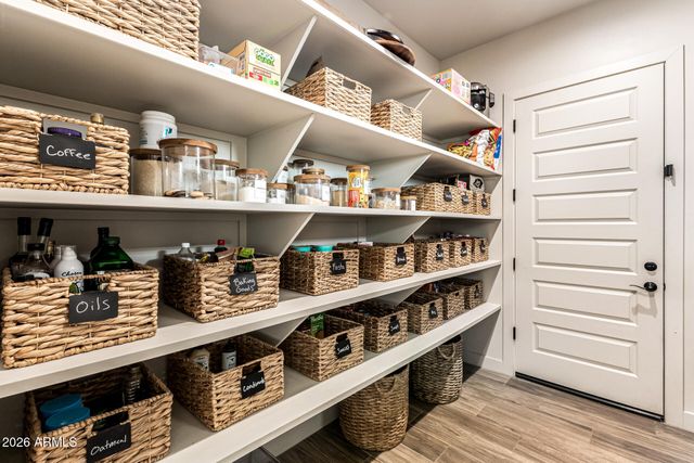 25583 W MADRE DEL ORO Drive, Wittmann, AZ 85361