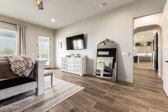 25583 W MADRE DEL ORO Drive, Wittmann, AZ 85361