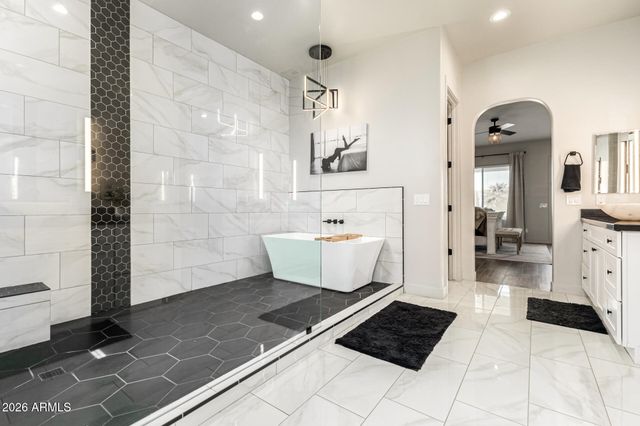 25583 W MADRE DEL ORO Drive, Wittmann, AZ 85361