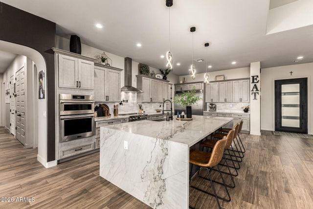 25583 W MADRE DEL ORO Drive, Wittmann, AZ 85361