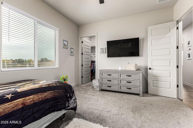 25583 W MADRE DEL ORO Drive, Wittmann, AZ 85361