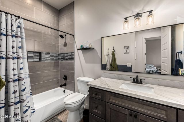 25583 W MADRE DEL ORO Drive, Wittmann, AZ 85361