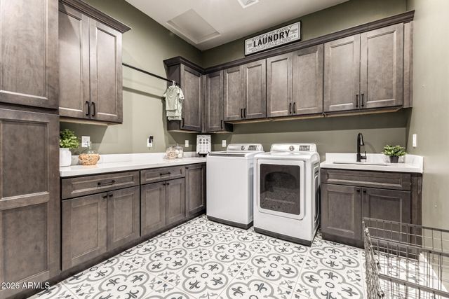 25583 W MADRE DEL ORO Drive, Wittmann, AZ 85361