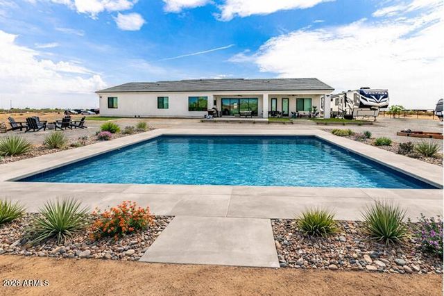 25583 W MADRE DEL ORO Drive, Wittmann, AZ 85361