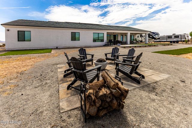 25583 W MADRE DEL ORO Drive, Wittmann, AZ 85361