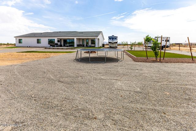 25583 W MADRE DEL ORO Drive, Wittmann, AZ 85361