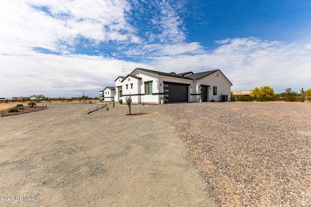 25583 W MADRE DEL ORO Drive, Wittmann, AZ 85361