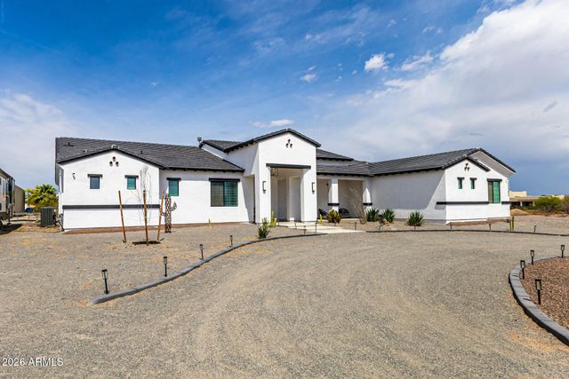 25583 W MADRE DEL ORO Drive, Wittmann, AZ 85361